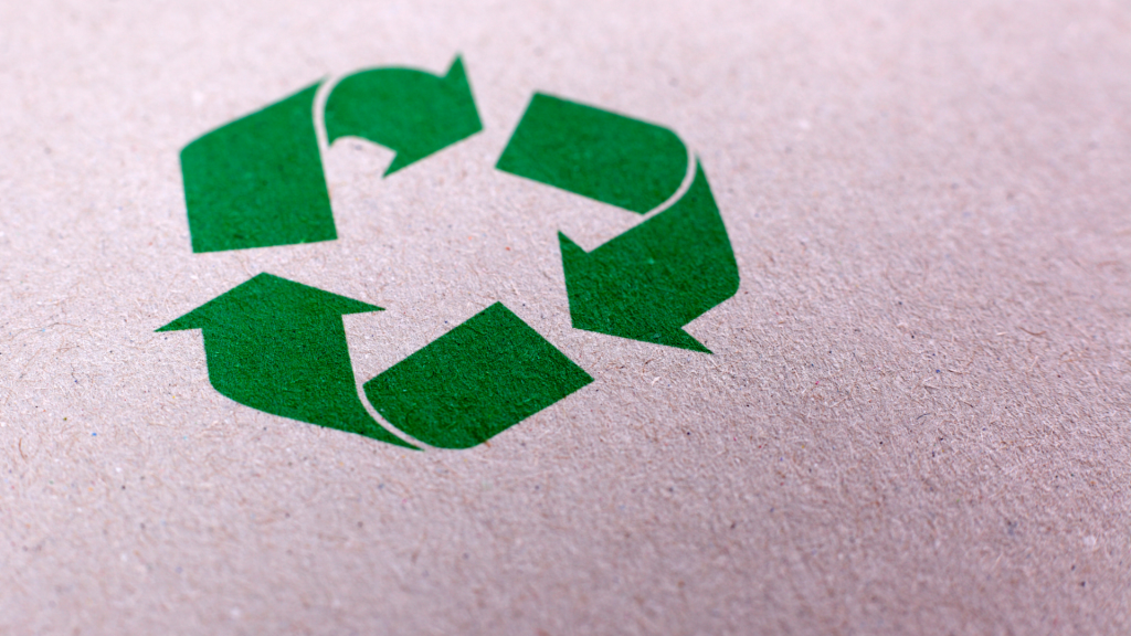Qual a diferença entre reciclagem e reutilização?
